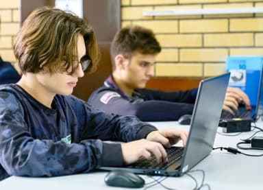 "Российская инженерная школа" познакомит детей за рубежом с профессиями будущего