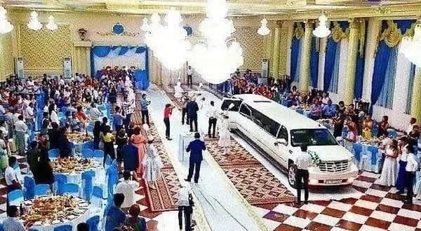 Власти взялись за пышные торжества