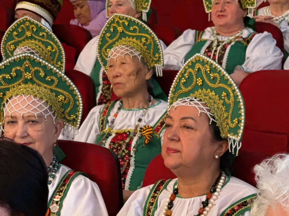 В Бишкеке прошел гала-концерт «Красная гвоздика — память поколений»