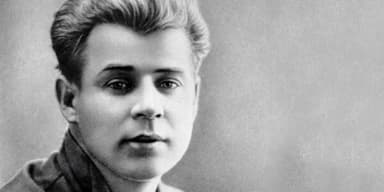 Победителей киргизского конкурса «Мой Есенин» пригласят на стажировку в Москву