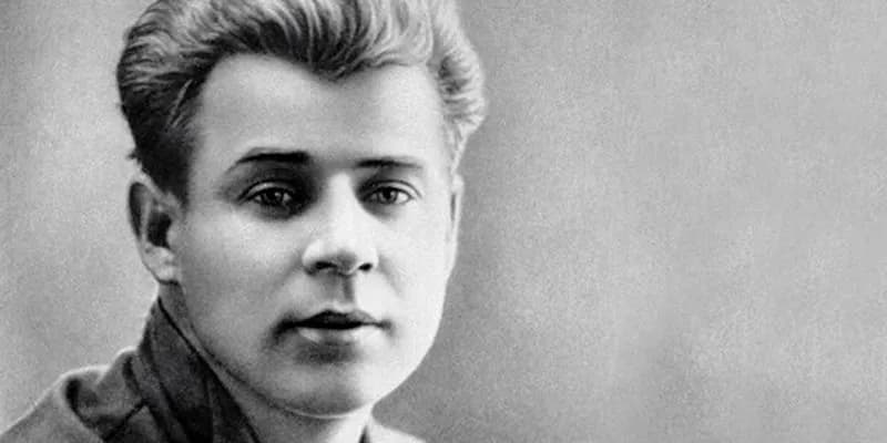 Победителей киргизского конкурса «Мой Есенин» пригласят на стажировку в Москву