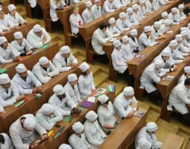Глава Минздрава предлагает, чтобы все выпускники медицинских вузов 3 года отработали на государство