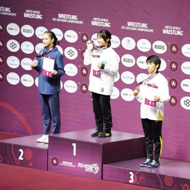 Чемпионат Азии (U-15). Сборная Кыргызстана по борьбе среди девушек завоевала медали